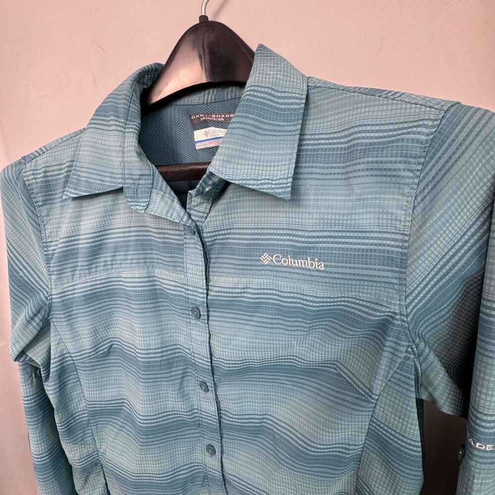 Columbia OmniShade Women’s SZ M Aqua Teal Long Roll-Tab Sleeve Fishing Shirt UPF - Picture 2 of 7
